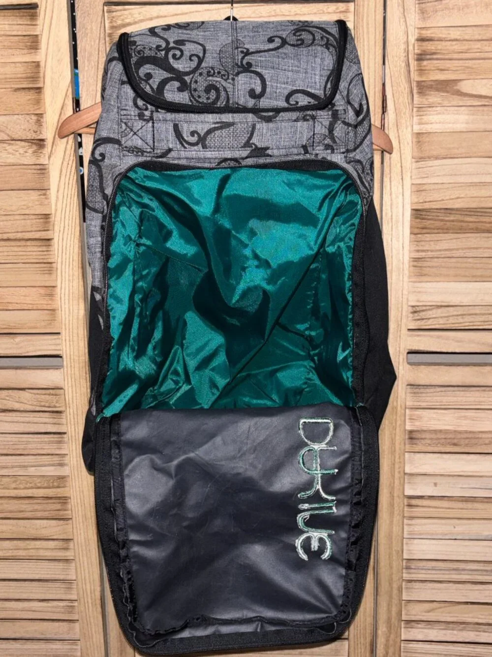 Dakine women 41l